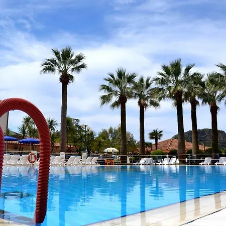 Villaggio Turistico La Mantinera - De Luxe Apart Otel 4*