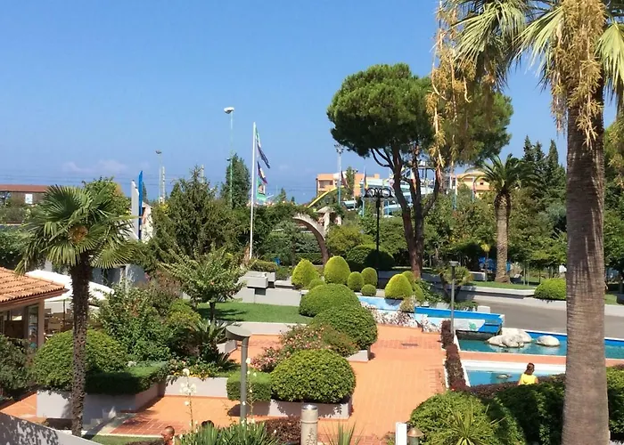 Villaggio Turistico La Mantinera - De Luxe Apart-hotel 4*