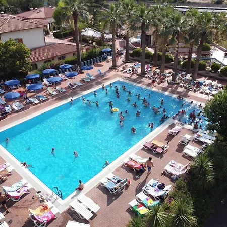 Villaggio Turistico La Mantinera - De Luxe 아파트호텔 프라이아 아 마레