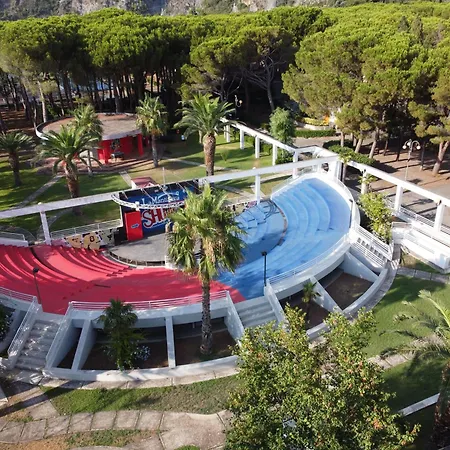 Villaggio Turistico La Mantinera - De Luxe 4*