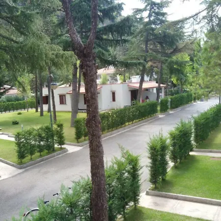 Aparthotel Villaggio Turistico La Mantinera - De Luxe 4*