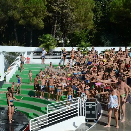 Villaggio Turistico La Mantinera - De Luxe 4*