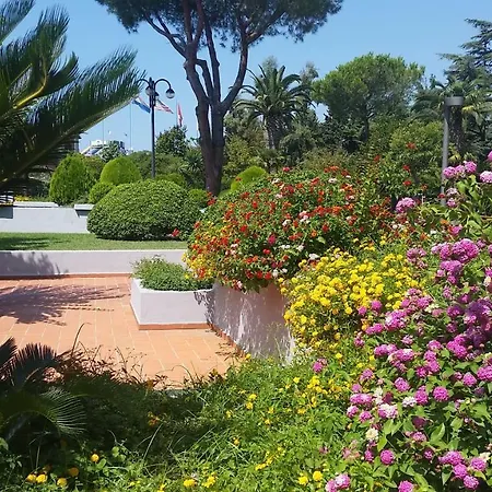 Villaggio Turistico La Mantinera - De Luxe 4*