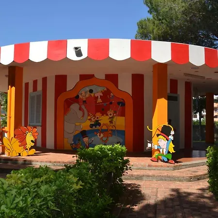 아파트호텔 Villaggio Turistico La Mantinera - De Luxe 4*