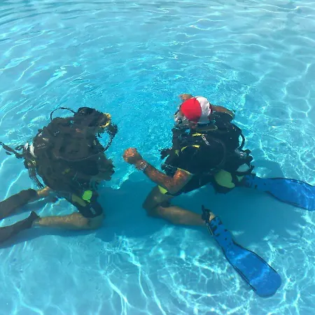 Villaggio Turistico La Mantinera - De Luxe 아파트호텔 4*