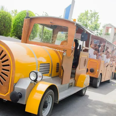 Aparthotel Villaggio Turistico La Mantinera - De Luxe